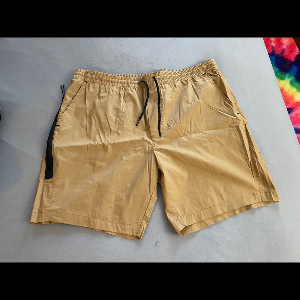 New without tags AE Active Flex shorts